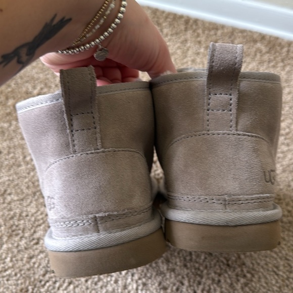 Ugg Women's Neumel Boots Oyster Grey Lace Up Booties - Picture 4 of 9